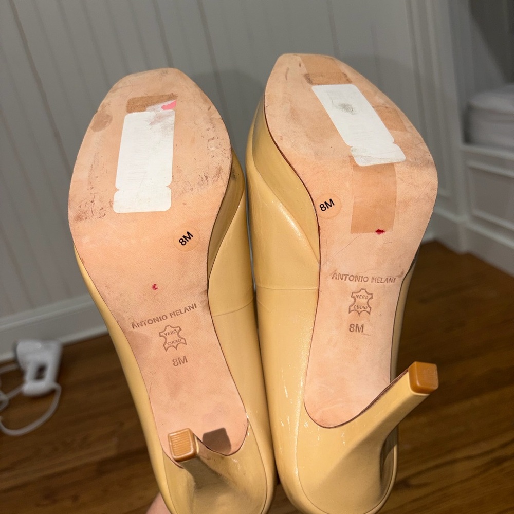 ANTONIO MELANI Patent Leather Pumps - Picture 5 of 5